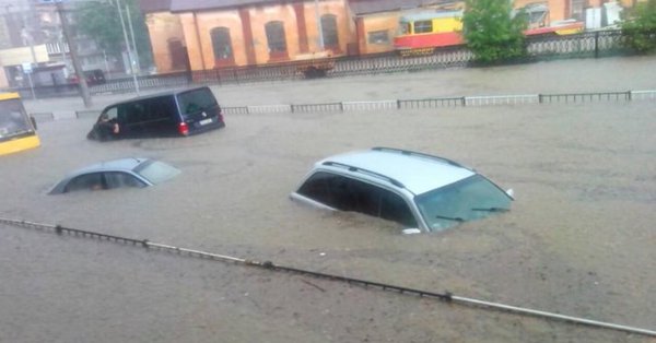 Во Львове полностью восстановили движение электротранспорта после непогоды