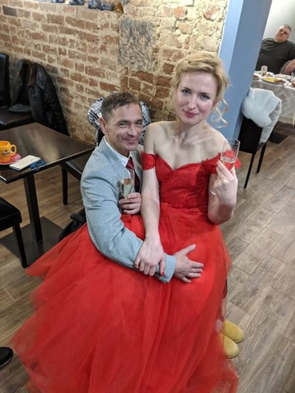 Боец АТО с инвалидностью обвенчался с любимой: сеть растрогала история героя