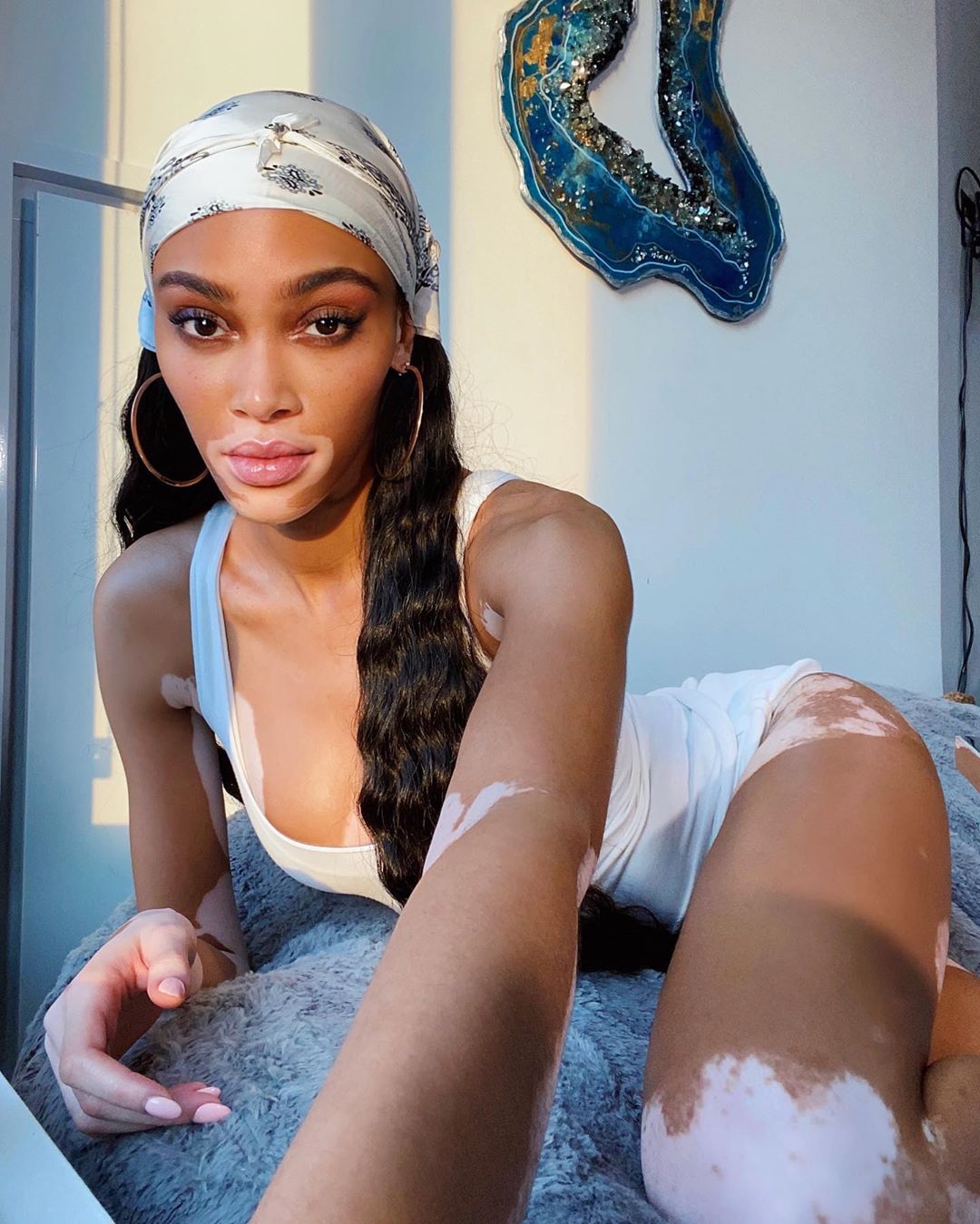 Спокусливий спорт-шик: Вінні Харлоу похвалилася пишними формами в стильному образі