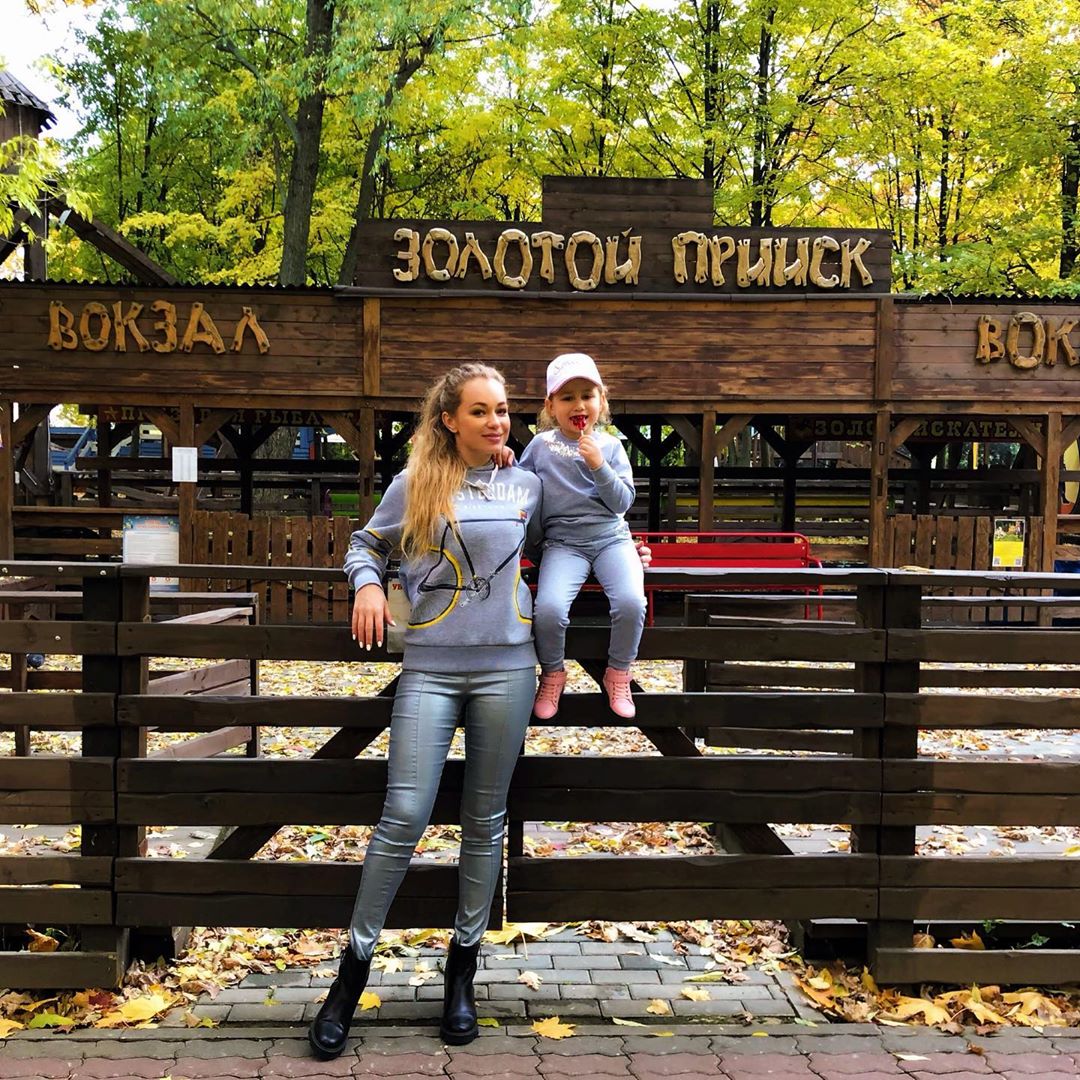 "Живіть майбутнім": Яна Соломко розчулила ніжними фото з донькою