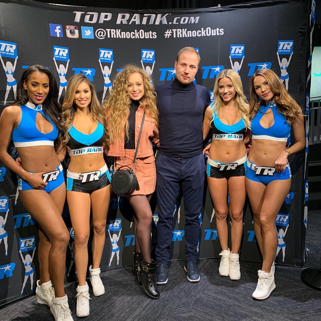 "А вот и мы": Яна Соломко поделилась редкими совместными фото с мужем