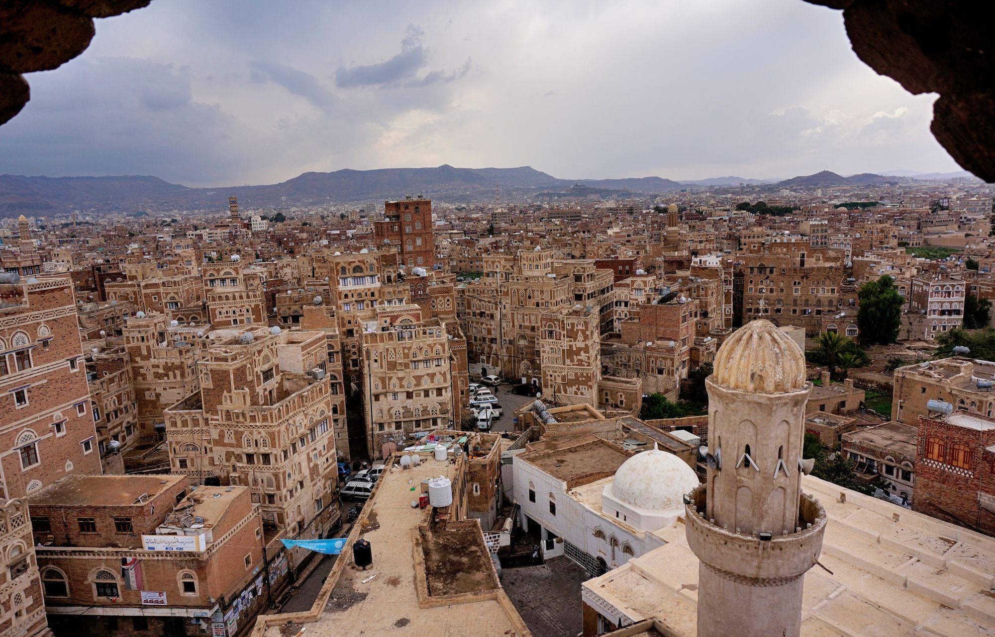 Українець, який відвідав усі країни світу: Одного разу потрапив під ракетний обстріл в Іраку