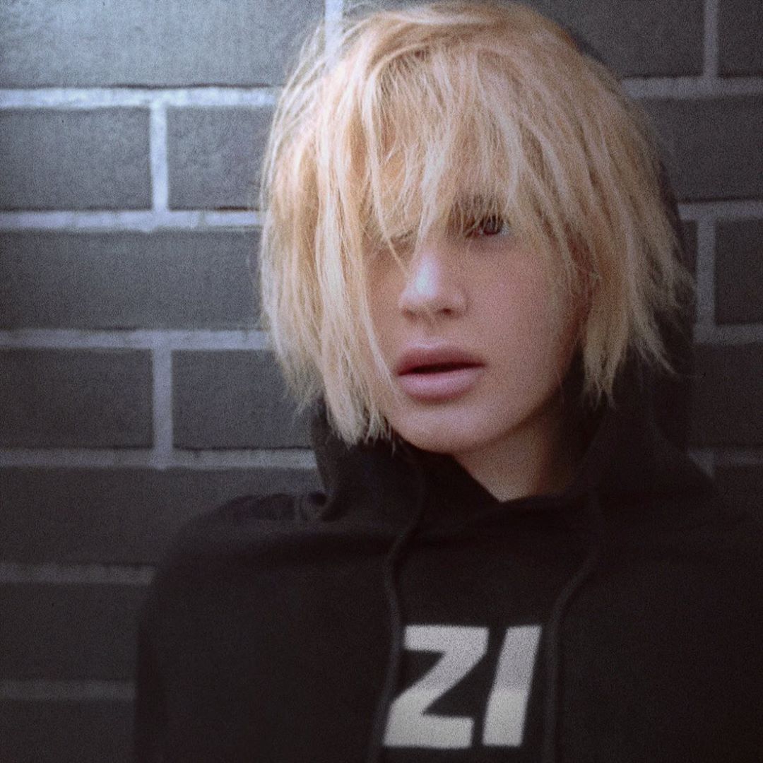 Змінила зачіску: співачка-трансгендер Зіанджа засипала мережу фото в новому образі