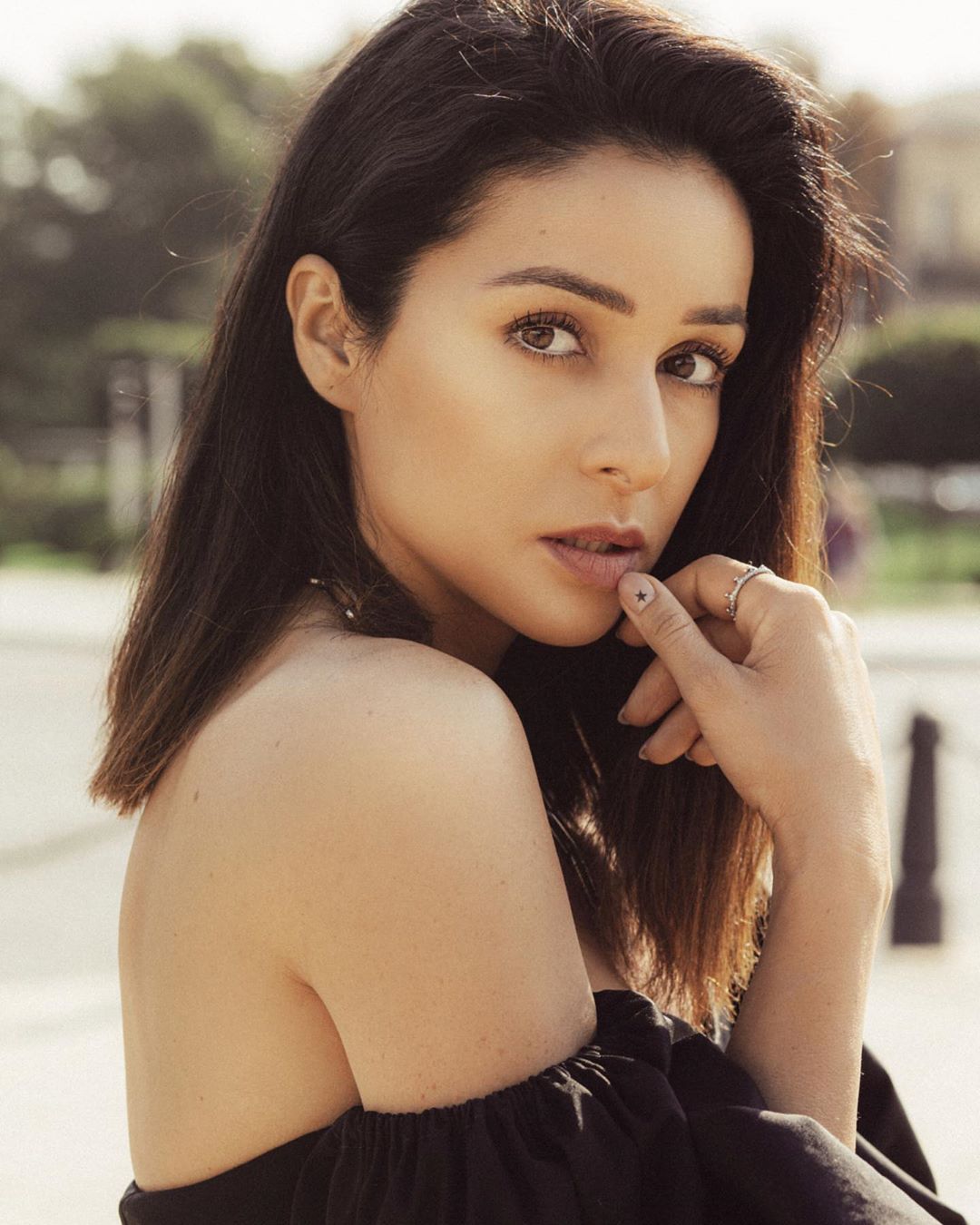 От еды до телефонов: Полякова, Тодоренко, Сумская и другие рассказали, что прячут в нижнем белье