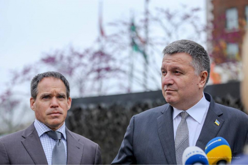 Аваков під час візиту до США зустрінеться з представниками Держдепу та ФБР