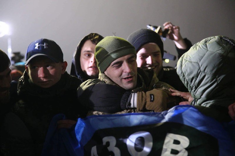 В Киеве встретили освобожденных на Донбассе заложников (фоторепортаж)