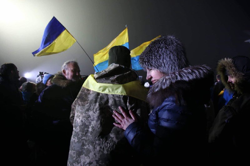 В Киеве встретили освобожденных на Донбассе заложников (фоторепортаж)