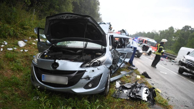 В Германии столкнулись 10 автомобилей, четыре человека погибли