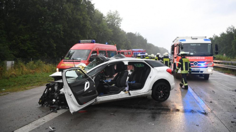 В Германии столкнулись 10 автомобилей, четыре человека погибли
