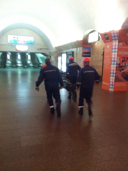 В Киеве мужчина упал под поезд на станции метро &quot;Майдан Независимости&quot;