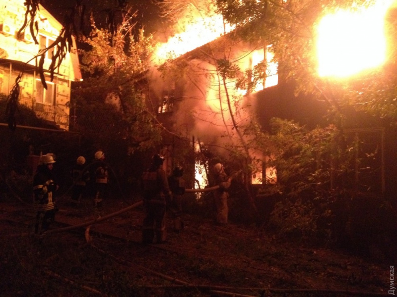 Пожар в санатории в Одессе: эвакуированы жители окрестных домов