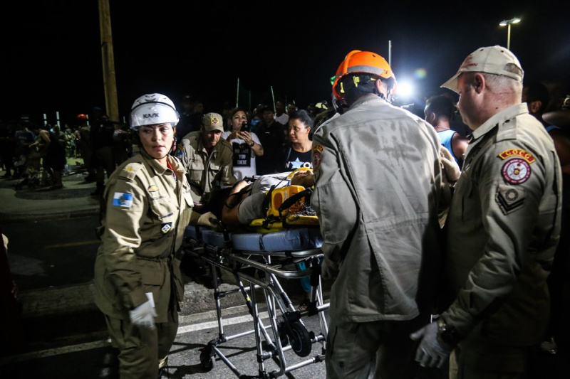 У Ріо-де-Жанейро автомобіль в'їхав у натовп, є постраждалі