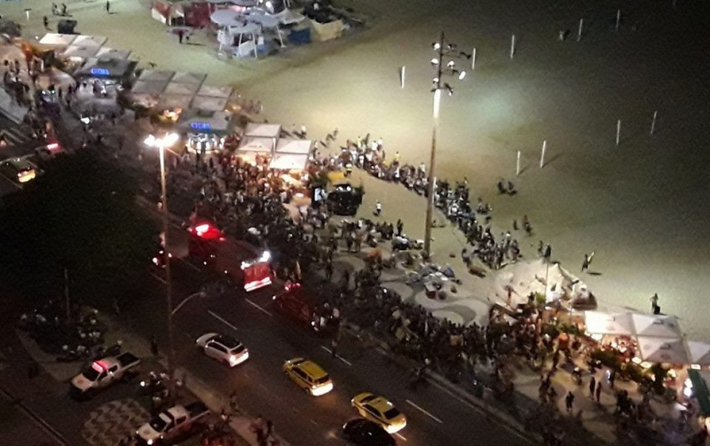 У Ріо-де-Жанейро автомобіль в'їхав у натовп, є постраждалі