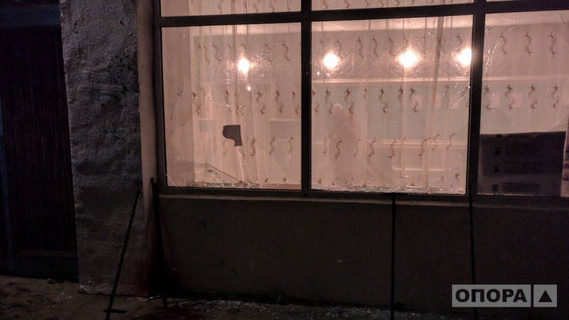 Местные выборы: полиция задержала 24 напавших на участок в Днепропетровской области