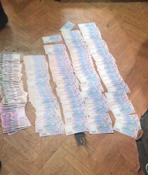 У Києві заступника директора дитячого театру затримали на хабарі 200 тис. гривень