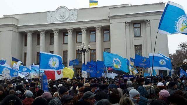 Митинг под Радой: в акции принимают участие более 3 тыс. человек