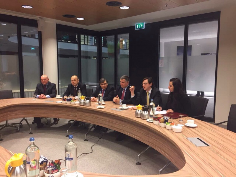 Аваков підписав угоду про стратегічне і оперативне співробітництво з Європолом