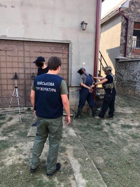 В Закарпатській області перекрили канал продажу зброї через експрес-пошту