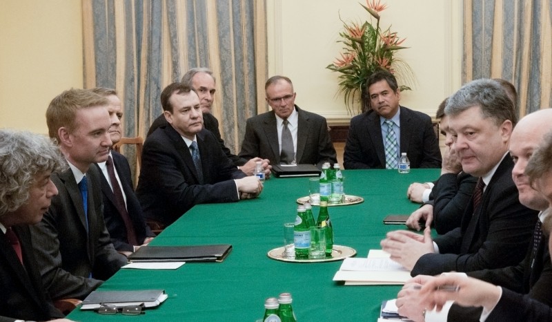 Порошенко призвал американские компании к сотрудничеству в сфере ВПК