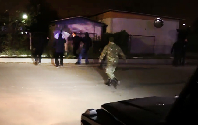 Прокуратура передала в суд дело охранника, который препятствовал журналистам &quot;Схем&quot;