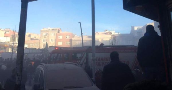 В Стамбуле рухнуло здание, есть жертвы