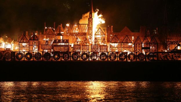 У Британії спалили дерев'яний Лондон в пам'ять про пожежу 1666 року