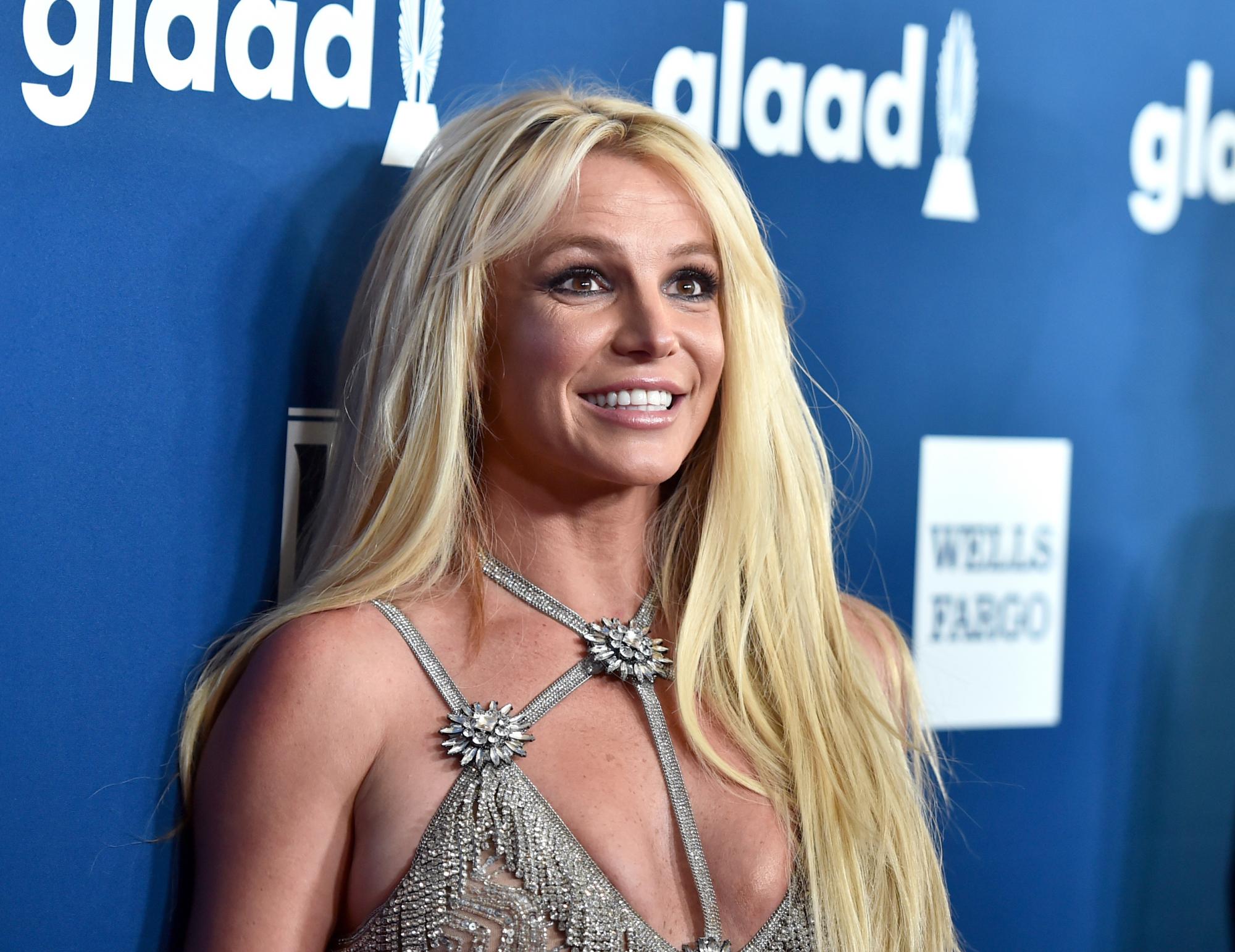 Britney Spears enters rehab facility after DUI arrest