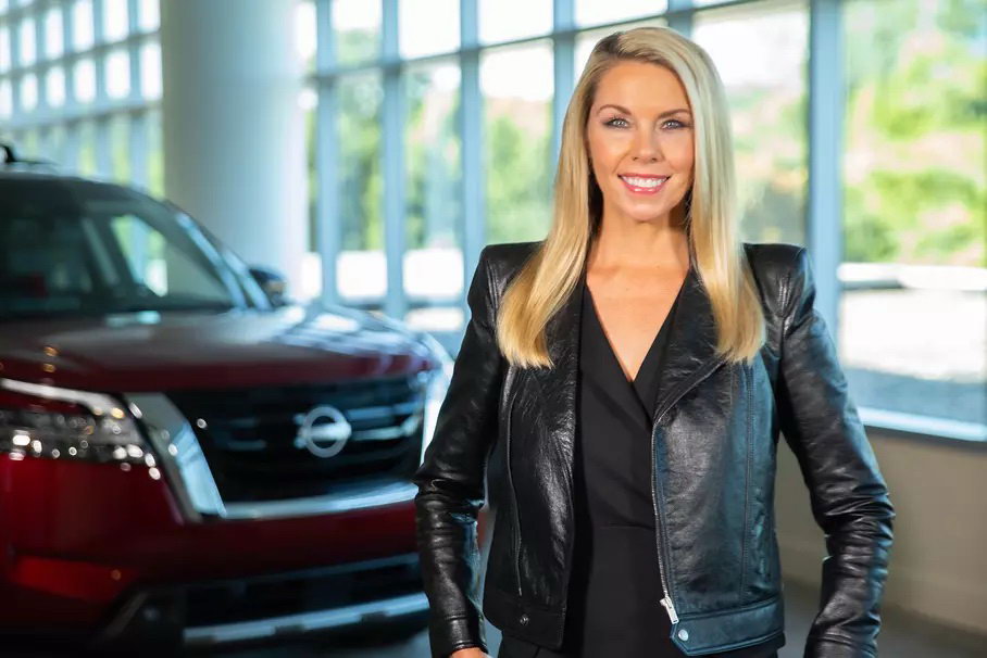 Директор по маркетингу Nissan ассоциирует себя с Матерью Драконов из сериала "Игра престолов"