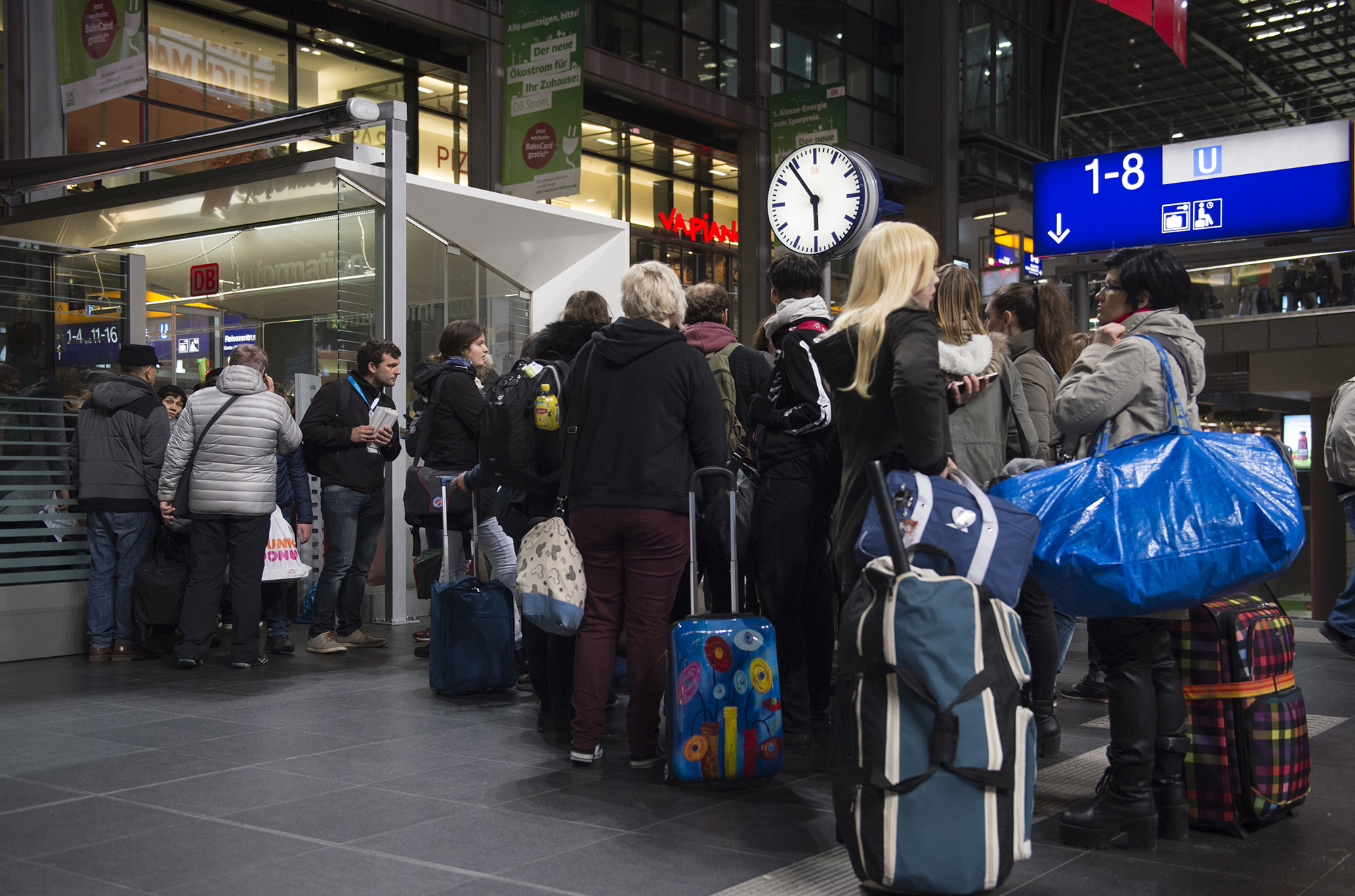 Центри для українців. Які поїзди для біженців пропонує німецька залізниця