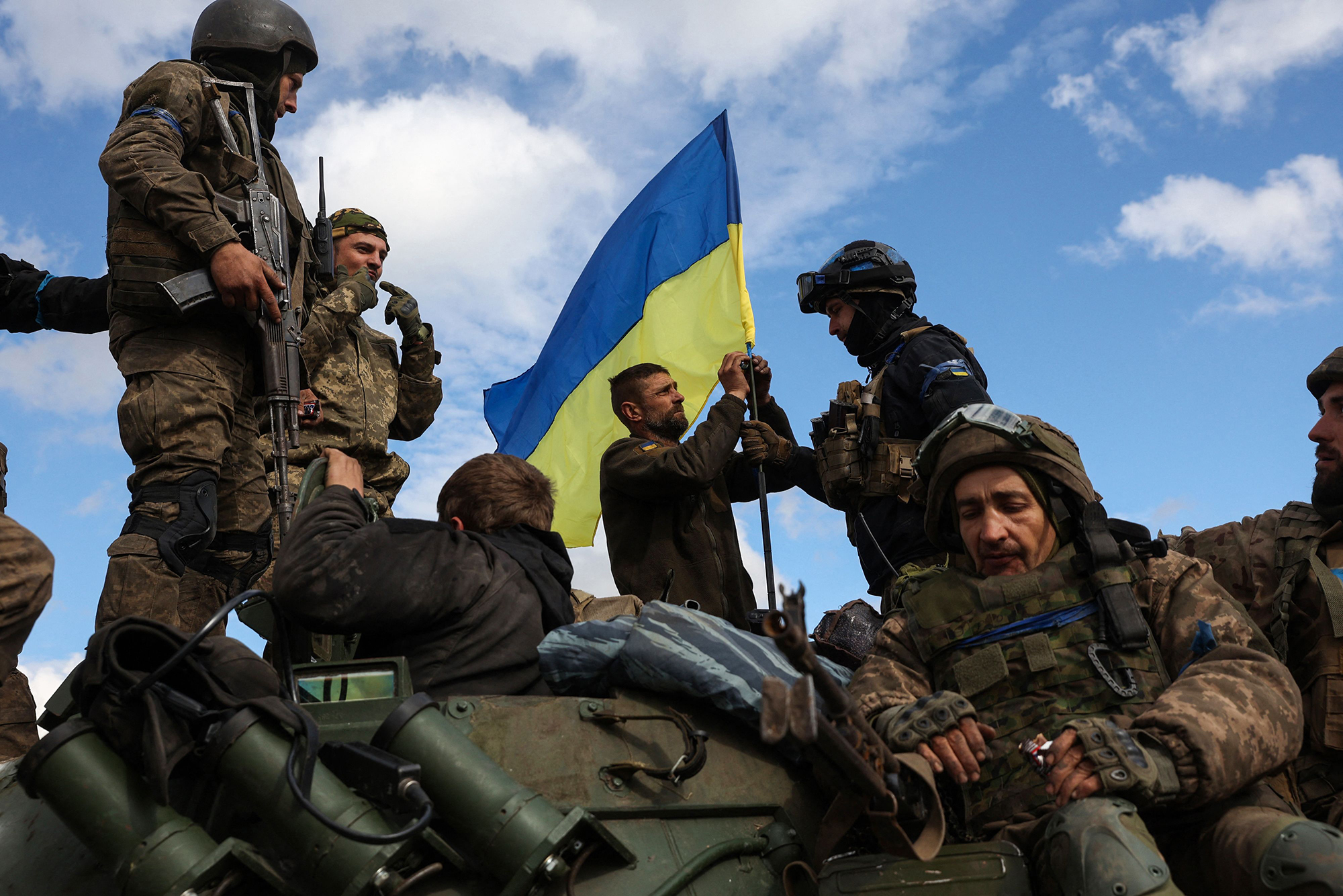 Широкий фронт. Как Украина вытесняет россиян на юге и востоке
