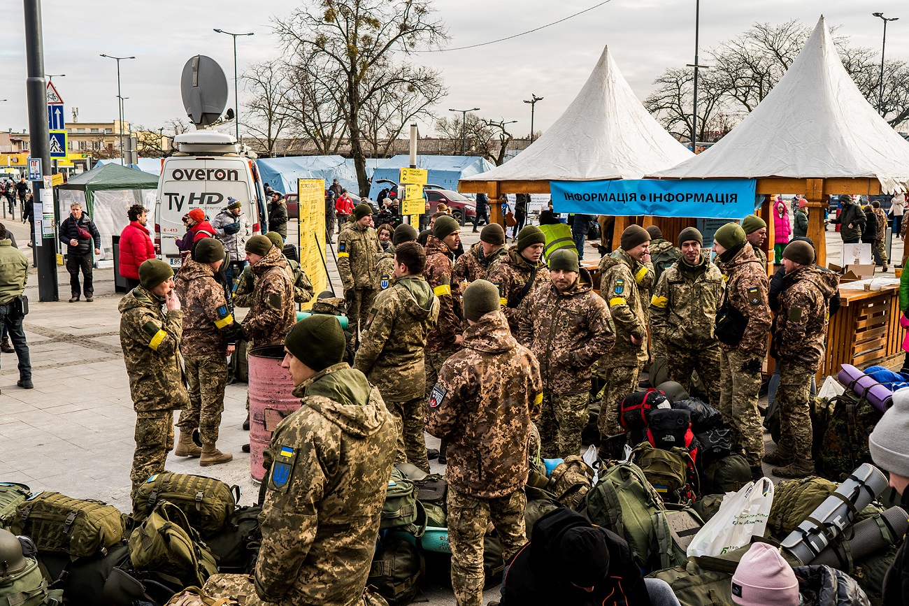 Сколько погибших украинцев на сво. Украинские военные. Мобилизация на Украине. Военная мобилизация в Украине. Мобилизованные на Украине.