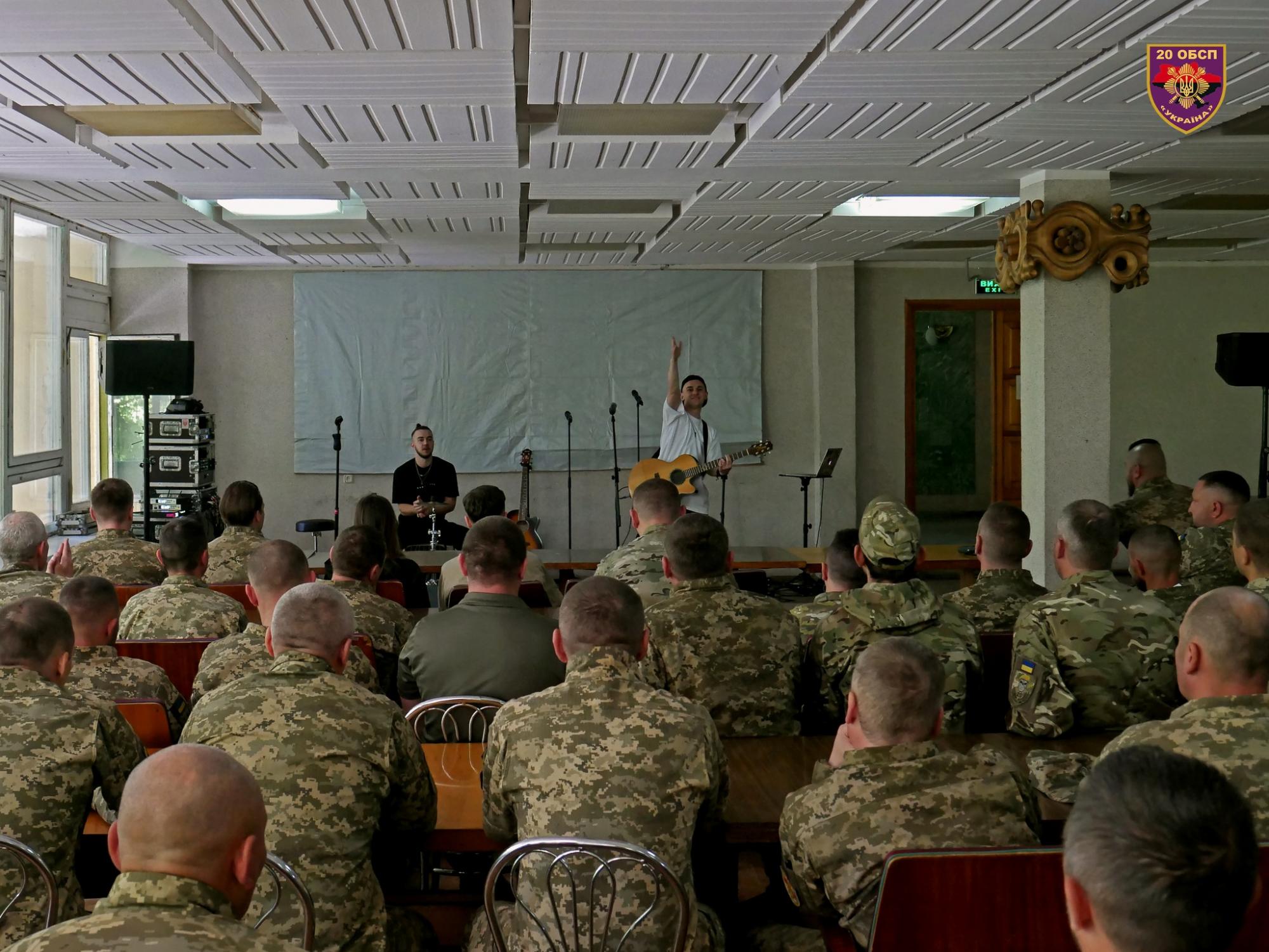 Іван Марунич: Артисти повинні завжди бути готові змінити музичні інструменти на військові