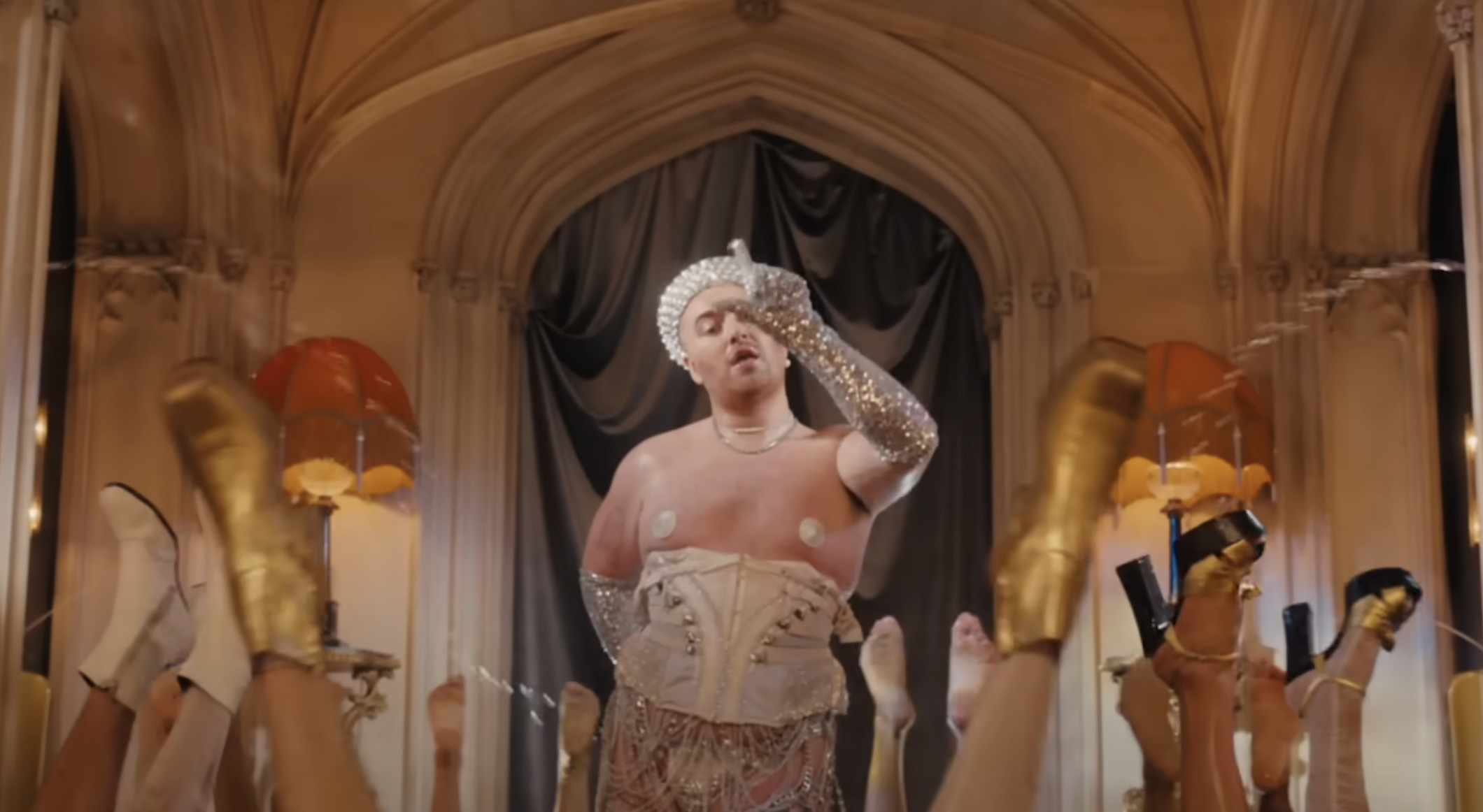 Від Джей Ло до Doja Cat. 10 голлівудських зірок, яких одягав Іван Фролов: повторіть ці образи