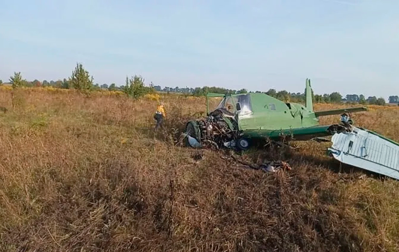 У Житомирській області розбився легкомоторний літак: фото та відео аварії