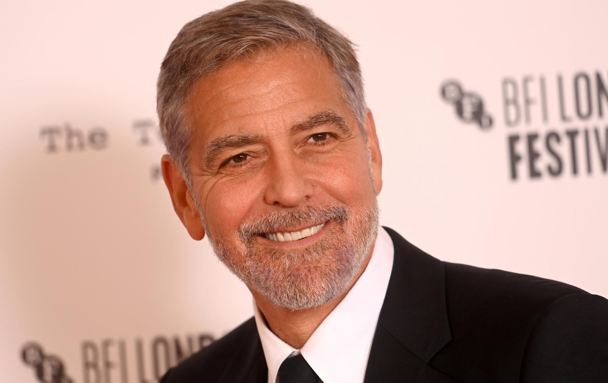 Clooney mocks Trump after his citizenship comments