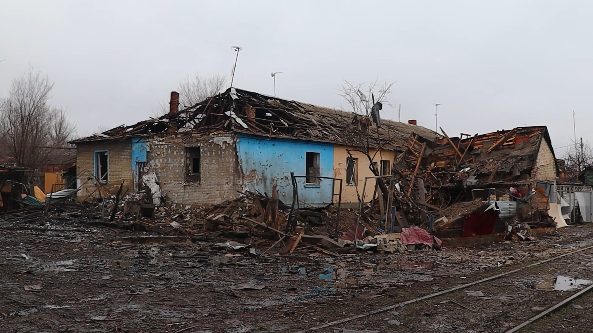 'Bomb hit my home': Life with no water and no power in Ukraine's Druzhkivka under constant attacks