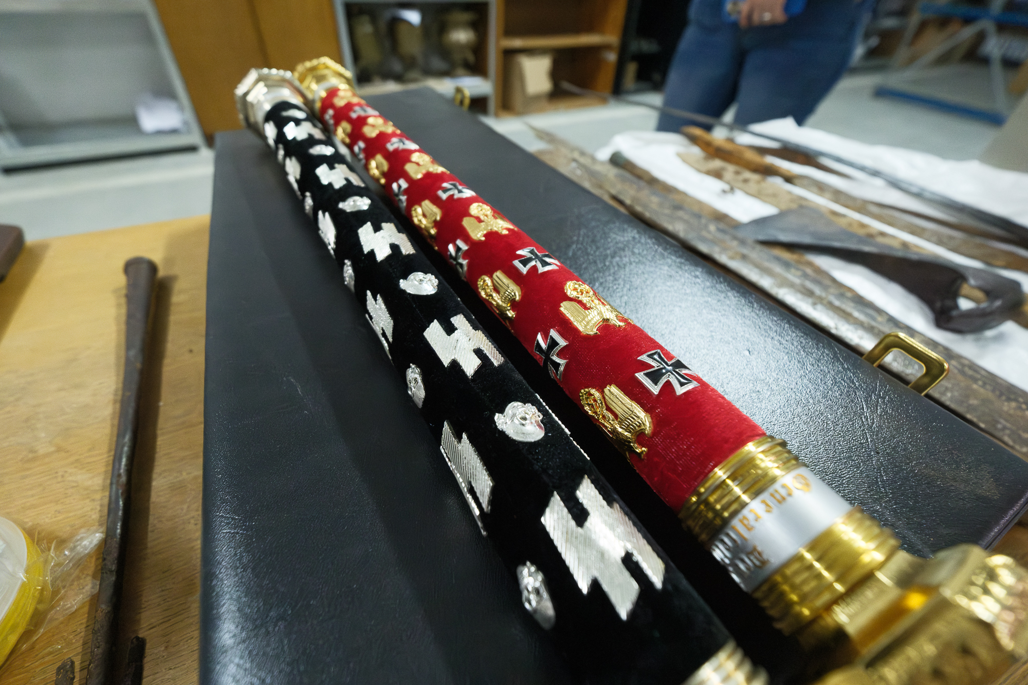 Монети Русі, ікони та трипільські вази. Хто і як вивозить з України національну спадщину