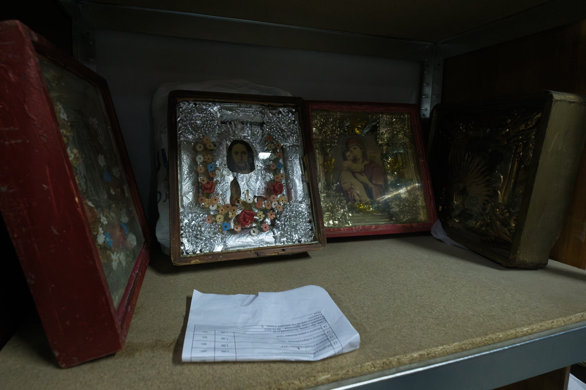 Монети Русі, ікони та трипільські вази. Хто і як вивозить з України національну спадщину