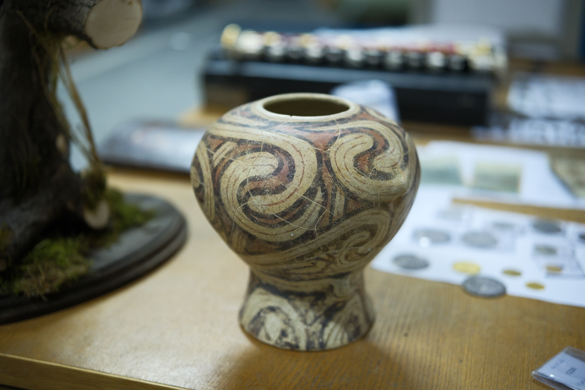 Монети Русі, ікони та трипільські вази. Хто і як вивозить з України національну спадщину