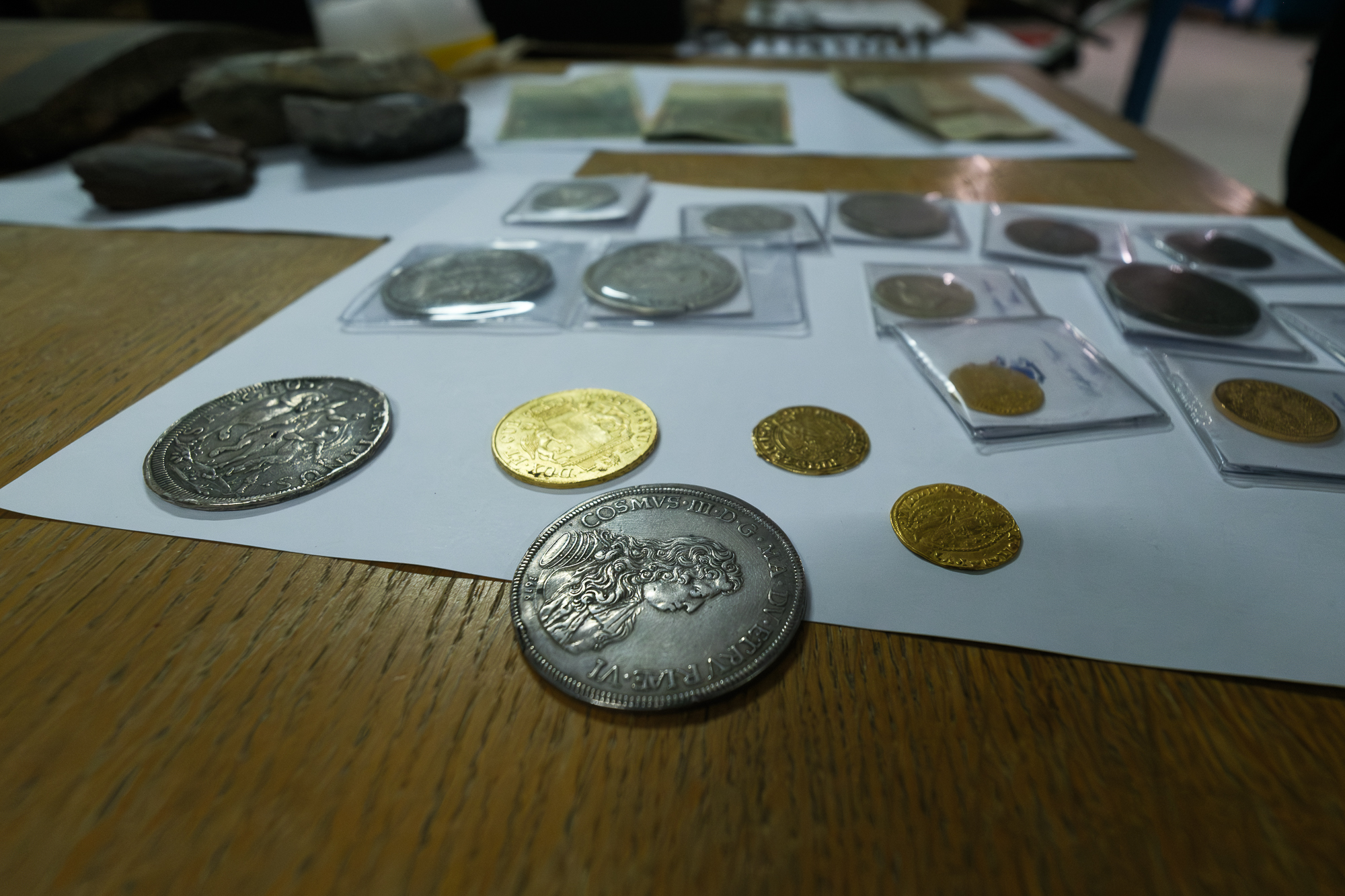 Монети Русі, ікони та трипільські вази. Хто і як вивозить з України національну спадщину