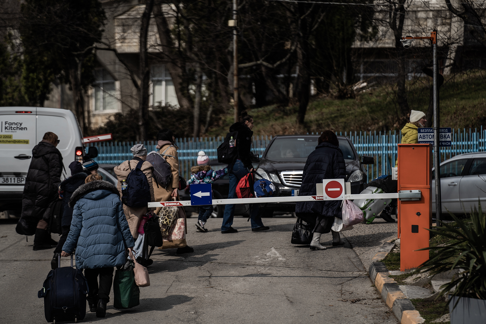 Із харчуванням і виплатами. Українцям продовжать проживання у готелях Болгарії до весни