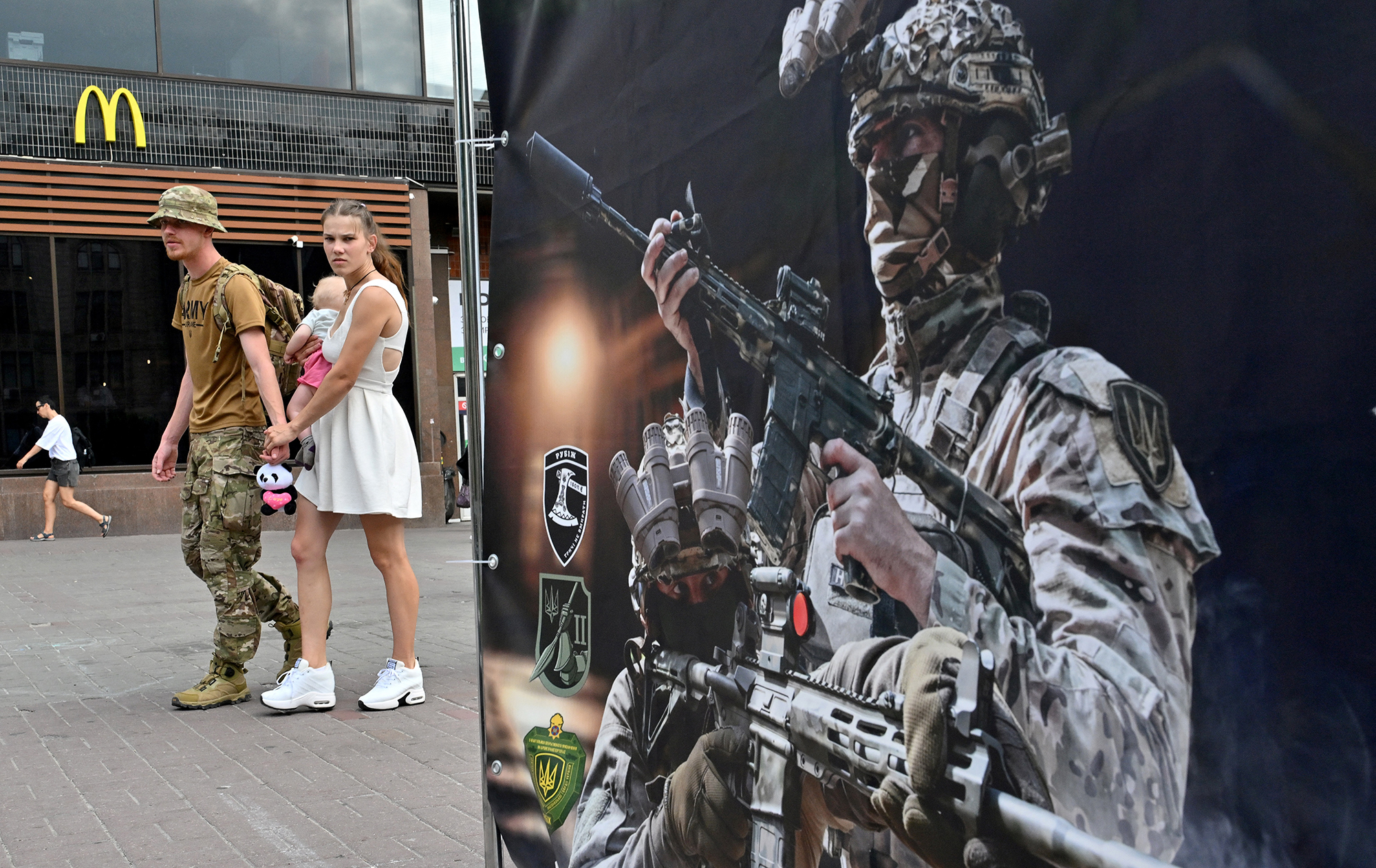 На &quot;дистанційку&quot; черга в 6 разів більша, а в ІТ – спад: що відбувається з ринком праці в Україні