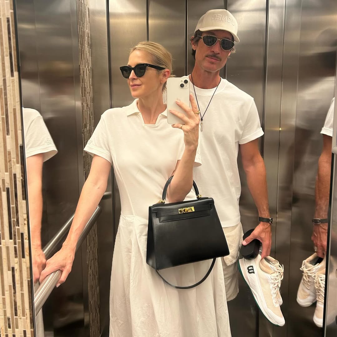 У сукні за 22 тисячі від Еліни Світоліної: зірка &quot;Пліткарки&quot; зачарувала модним образом (фото)