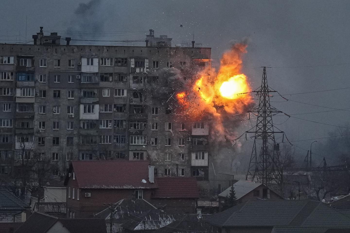 Эти кадры разрушенного Мариуполя должны увидеть во всем мире (фоторепортаж)