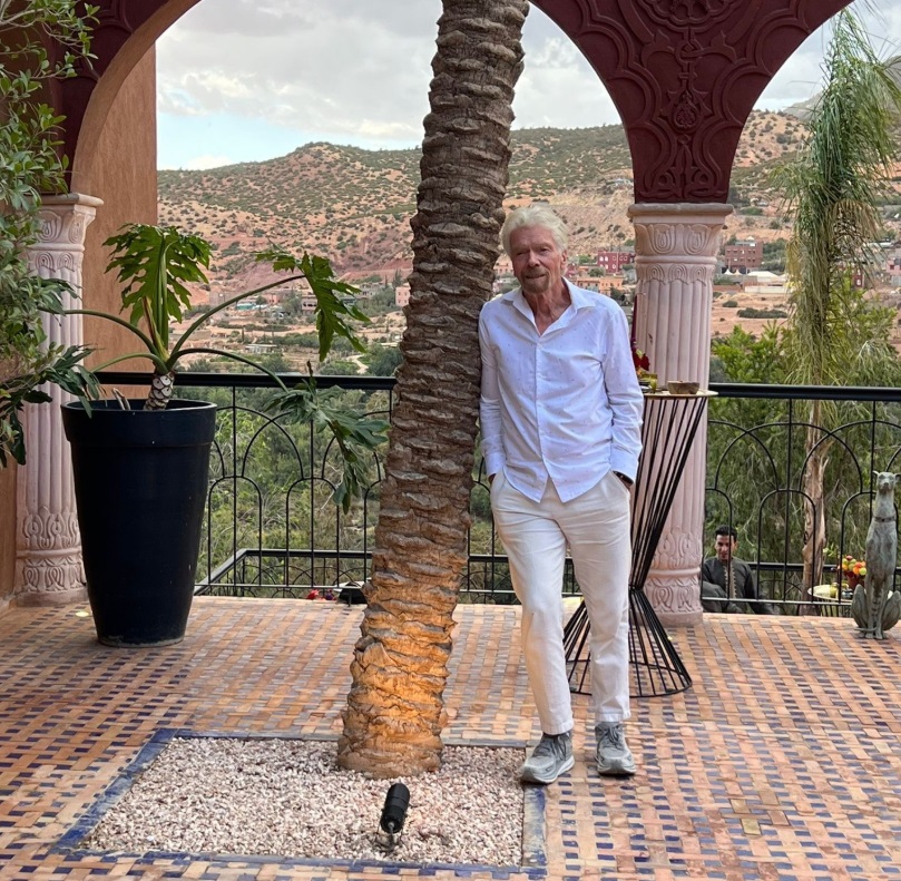 Мільярдер Річард Бренсон шикарно виглядає в 74 роки завдяки одному сніданку