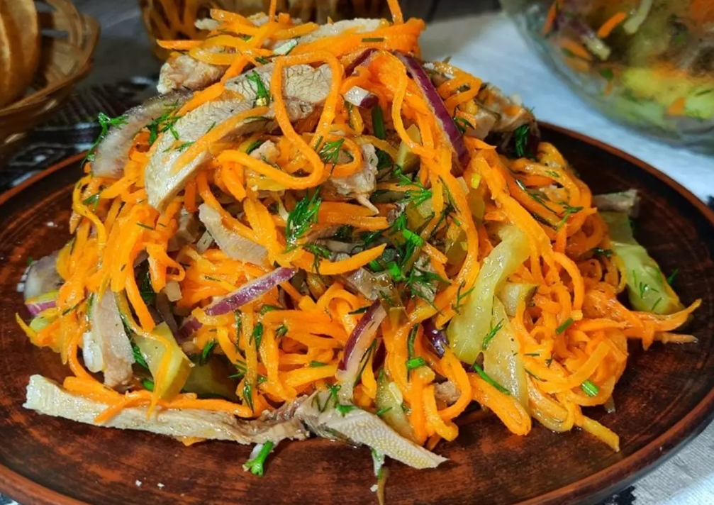 5 вкусных салатов без майонеза на Новый год, которые быстро готовить: рецепты с фото