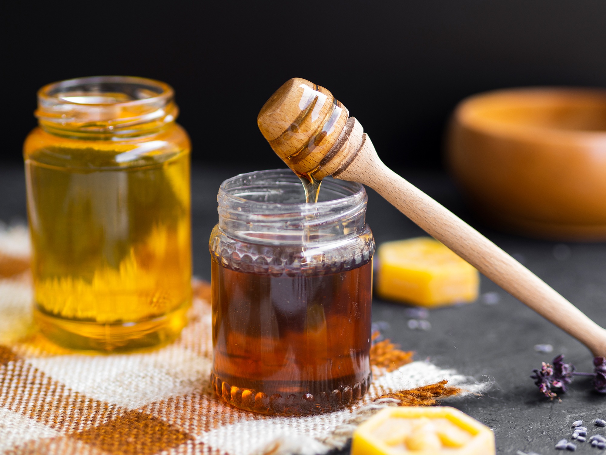 Чи можна їсти старий мед без шкоди для здоров'я: точна відповідь