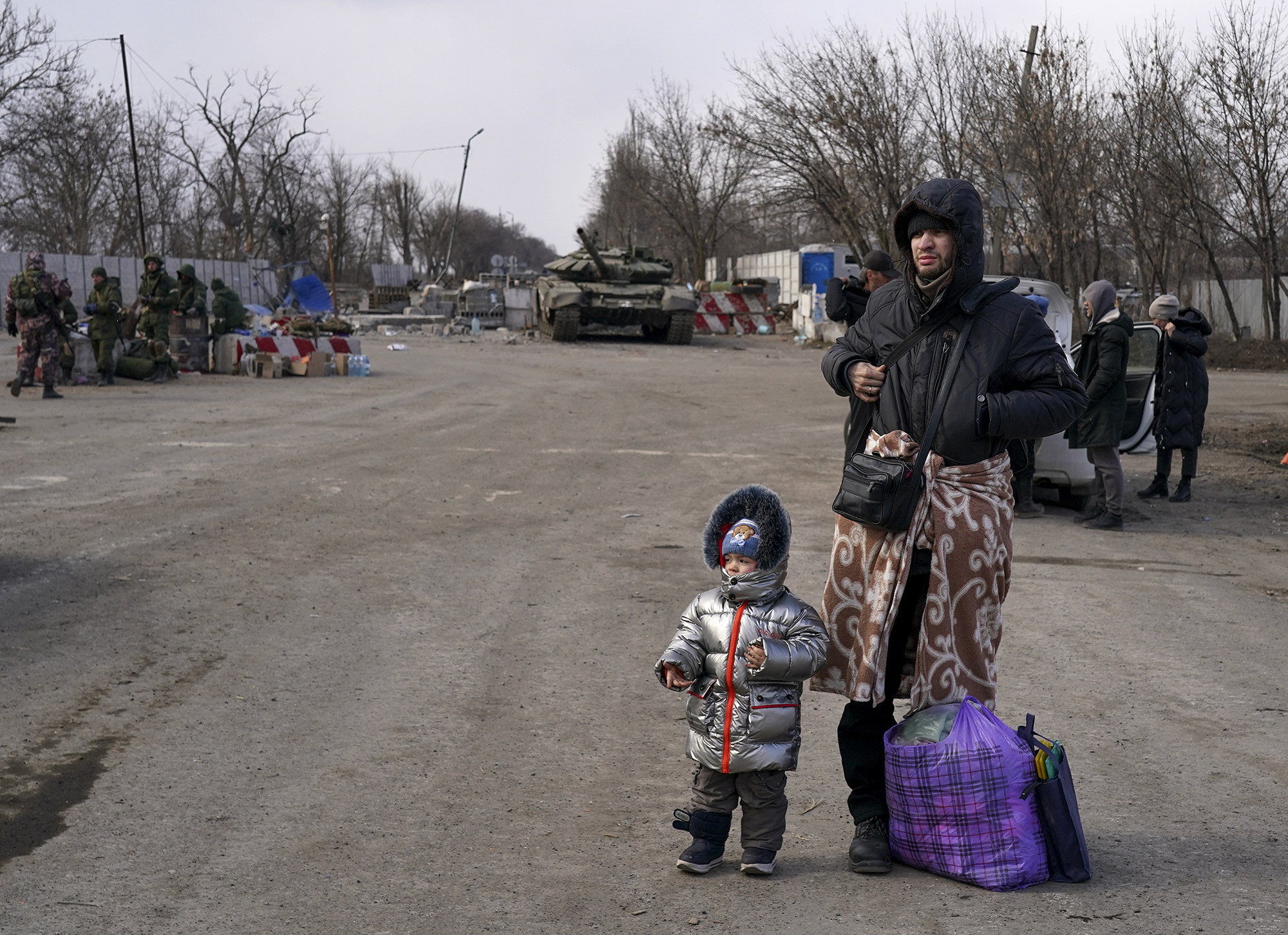 Навіщо росіяни вивозять дітей з України і що їх чекає в РФ після депортації