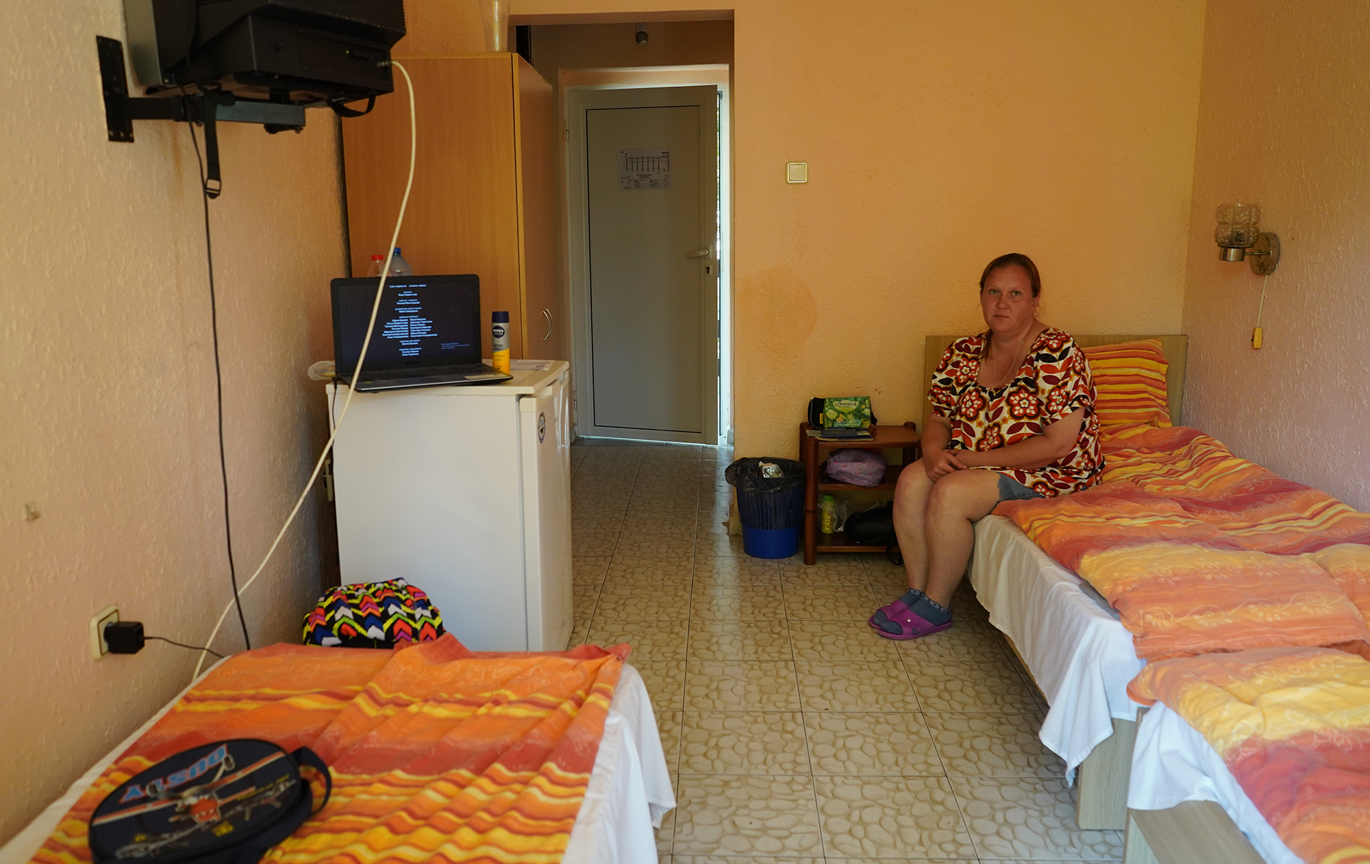 Сотни беженцев в Болгарии остались без питания в отелях: в чем причина