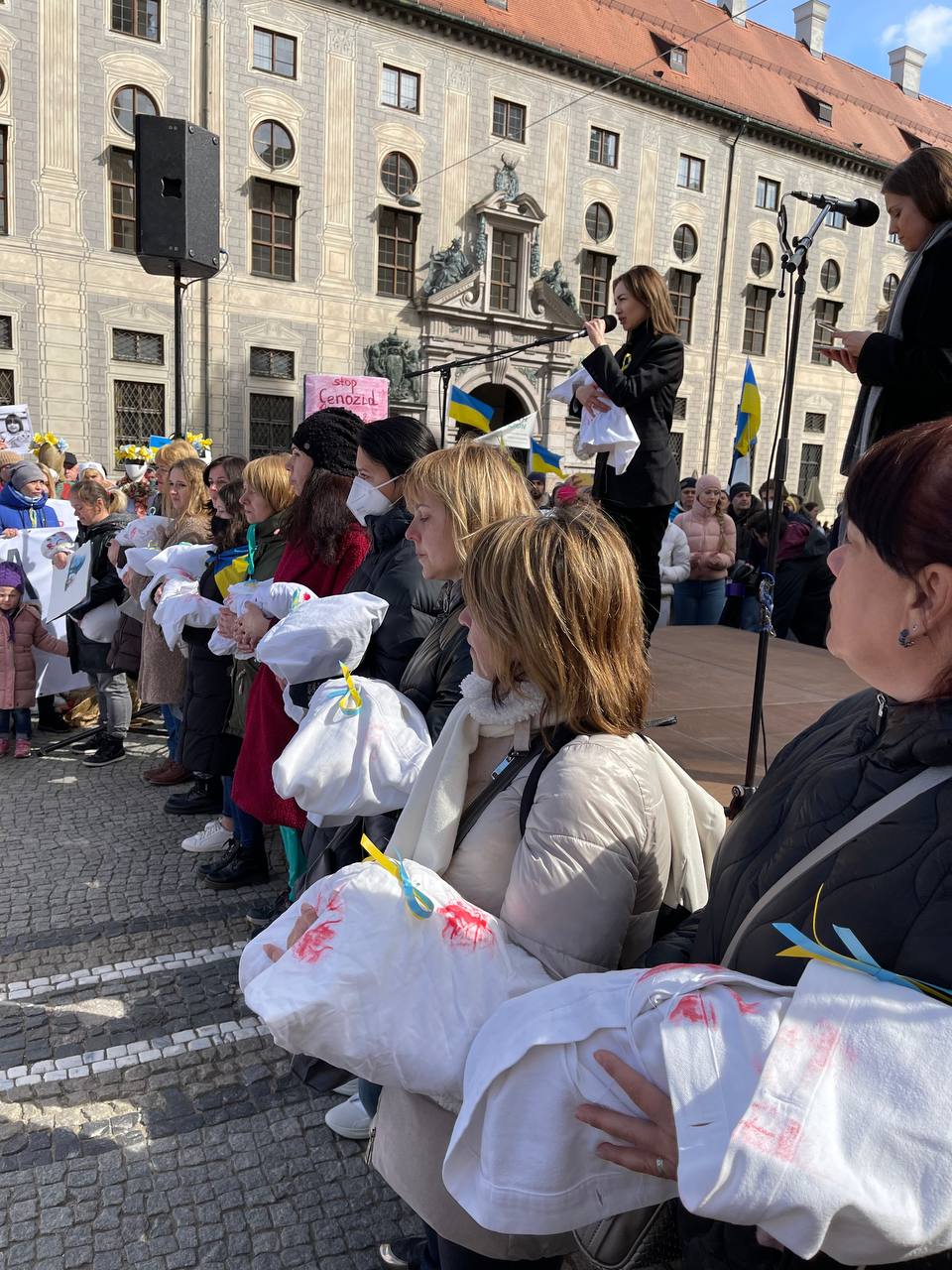 Марш Матерів у країнах Європи та Америки (фоторепортаж)